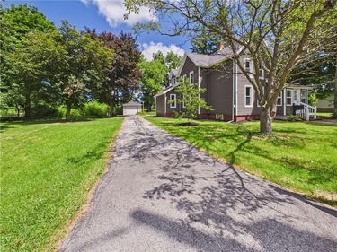 22 Stephens Street , Clifton Springs, NY 14432