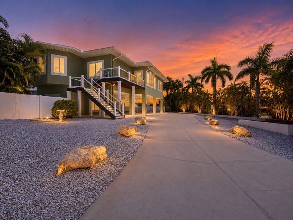 140 50TH STREET, HOLMES BEACH, FL 34217