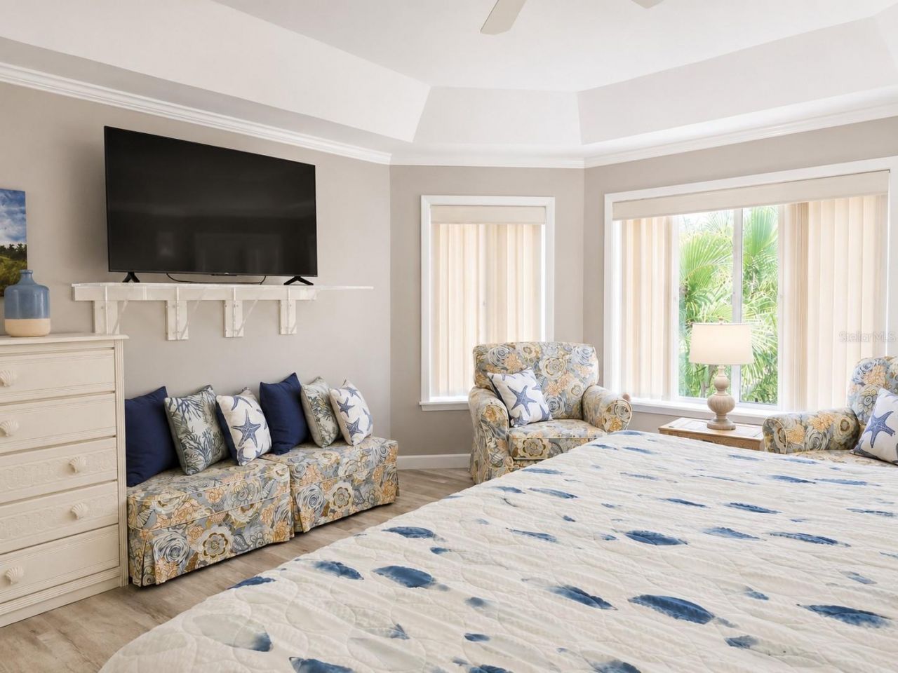 140 50th Street, Holmes Beach, FL 34217 Photo