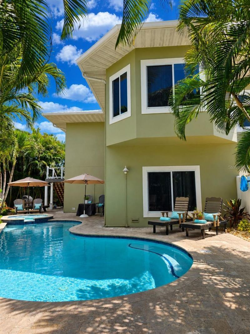 140 50th Street, Holmes Beach, FL 34217 Photo
