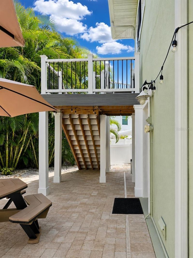 140 50th Street, Holmes Beach, FL 34217 Photo