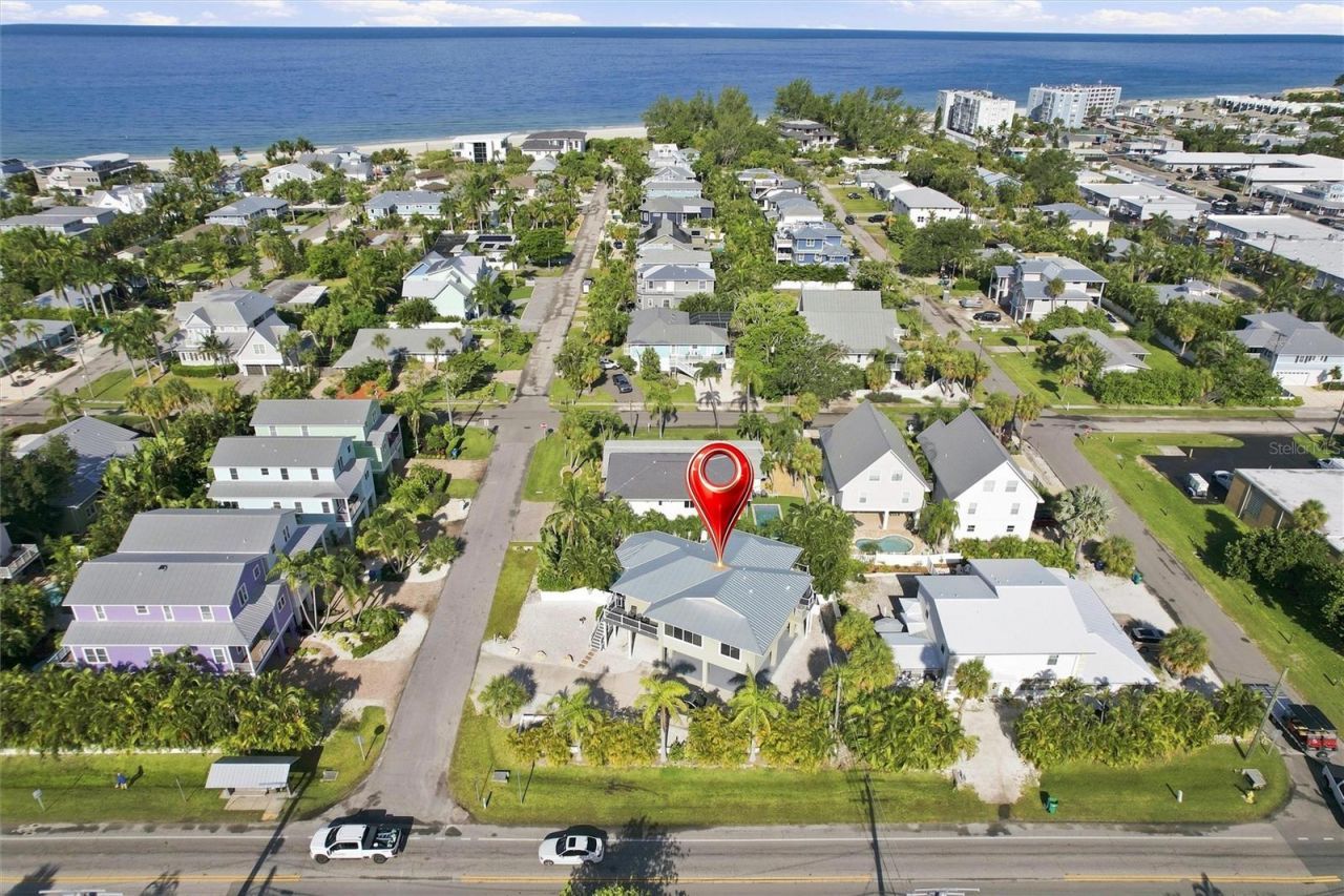 140 50th Street, Holmes Beach, FL 34217 Photo