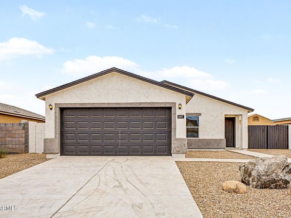 8697 W CONCORDIA Drive, Arizona City, AZ 85123