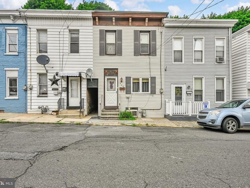 240 N 12th Street, Pottsville, PA 17901 Main Photo