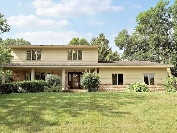 8359 Amsden Ridge Drive , Bloomington, MN 55438