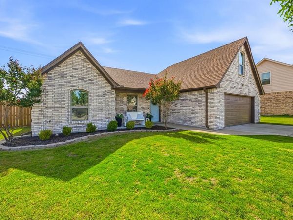 1131 Greens Creek Circle, Stephenville, TX 76401