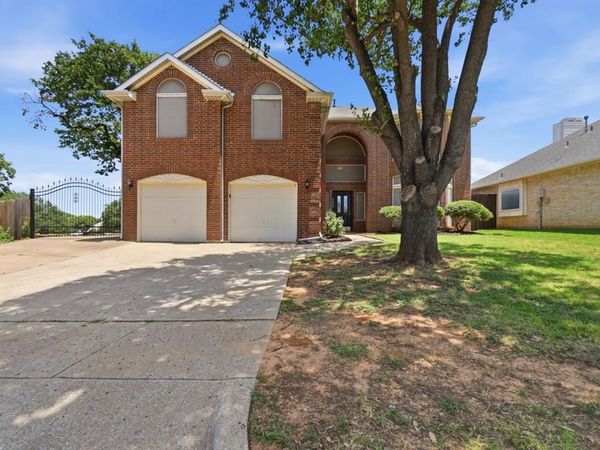 7840 Clover Leaf Drive, North Richland Hills, TX 76182