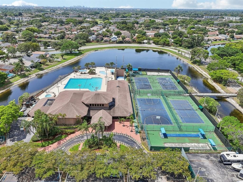 2242 NW 39th Avenue, Coconut Creek, FL 33066 Photo