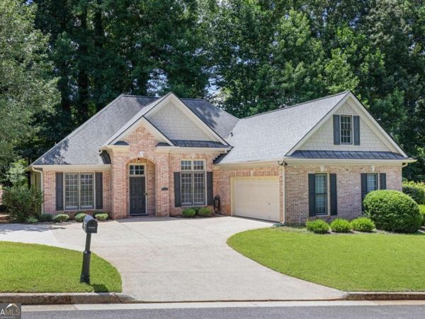 105 Peregrine Way NW, Kennesaw, GA 30144