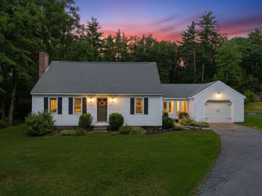 24 Manchester Road, Amherst, NH 03031