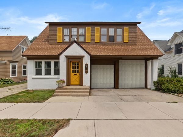 251 W 11th Street, Holland, MI 49423