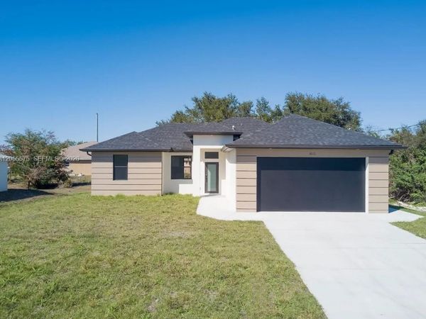 2nd st SW 3010 , Lehigh Acres, FL 33976