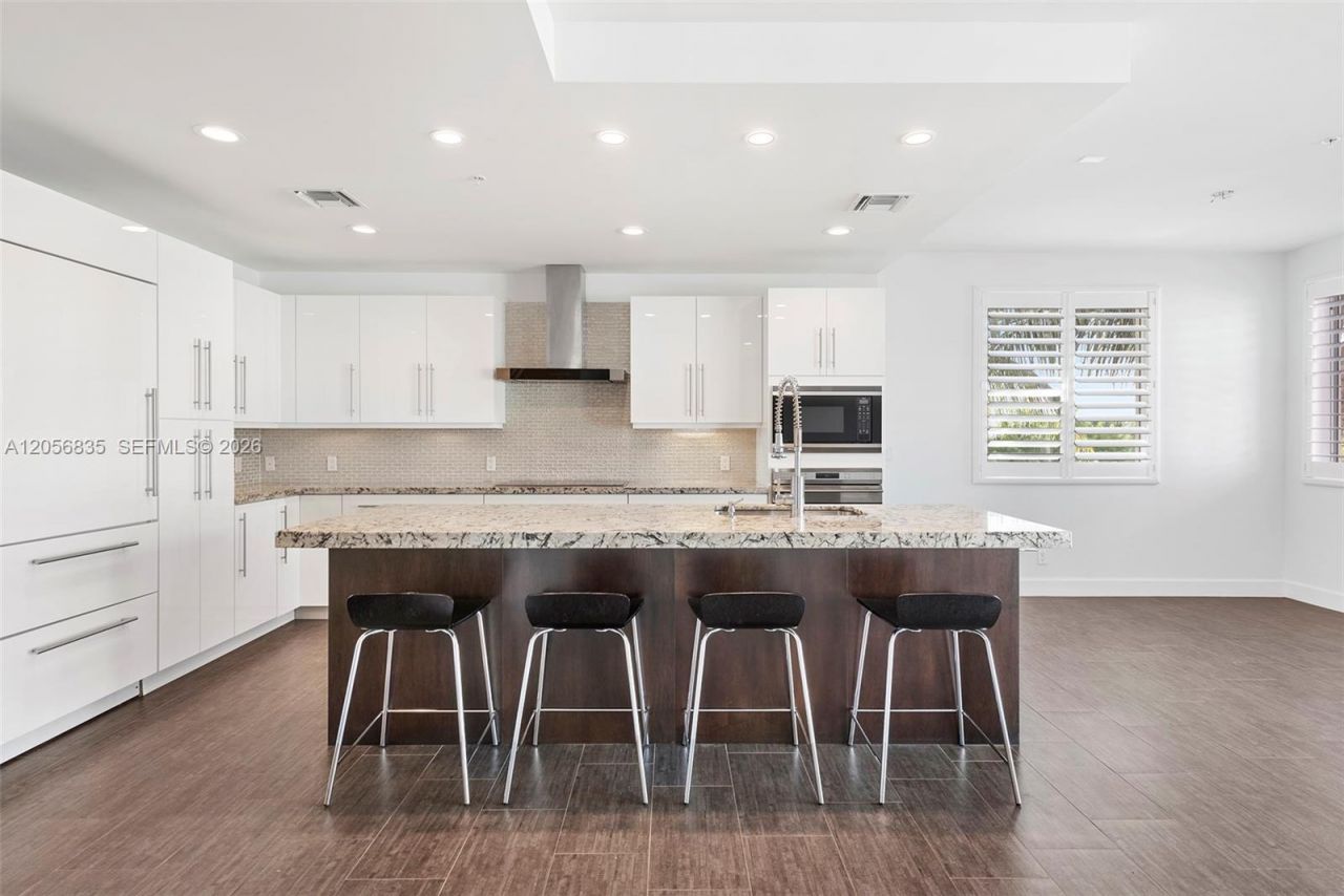 348 Elm St, Unit B-10, Hollywood, FL 33019 Photo