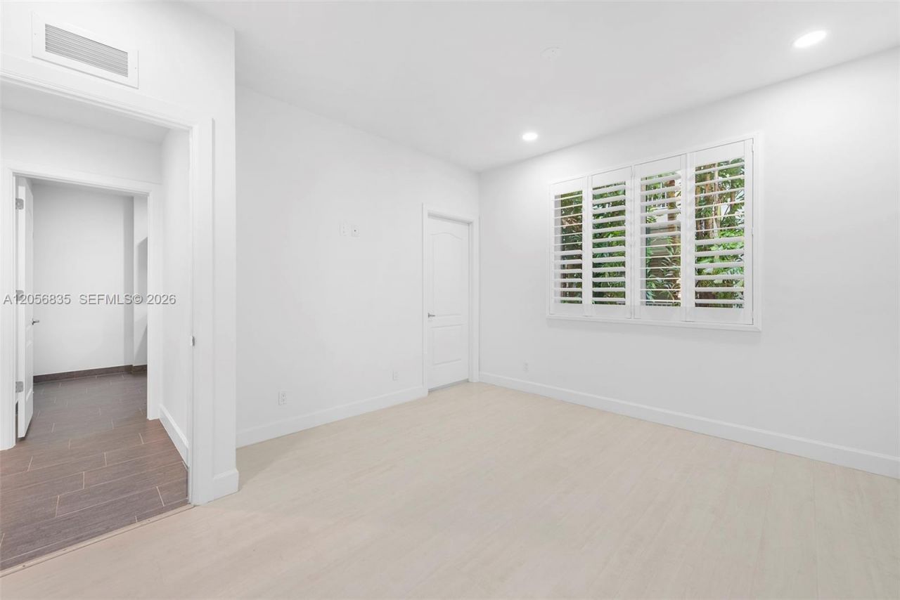 348 Elm St, Unit B-10, Hollywood, FL 33019 Photo