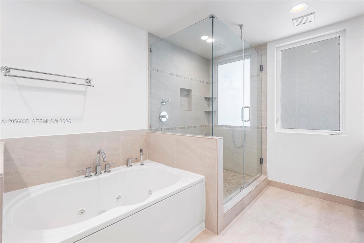 348 Elm St, Unit B-10, Hollywood, FL 33019 Photo