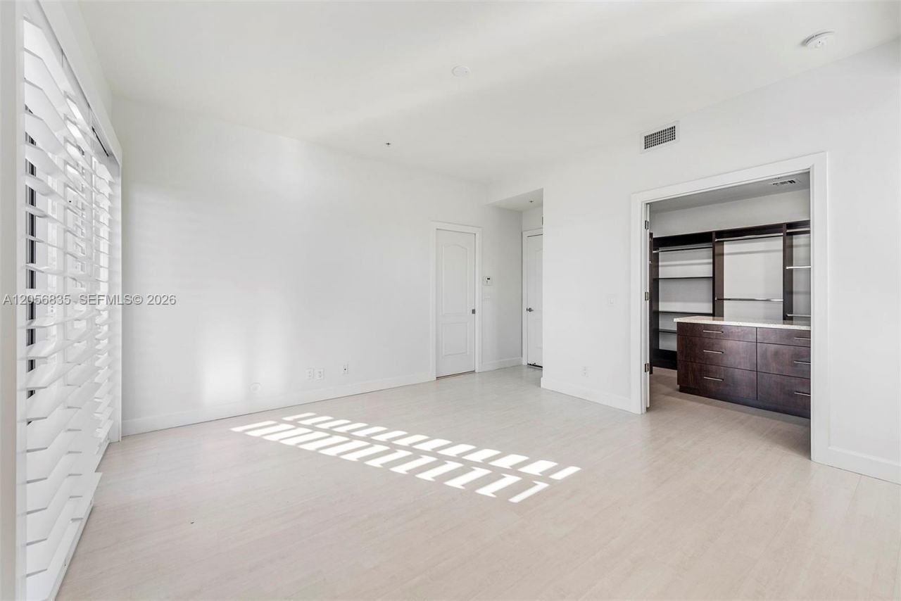 348 Elm St, Unit B-10, Hollywood, FL 33019 Photo