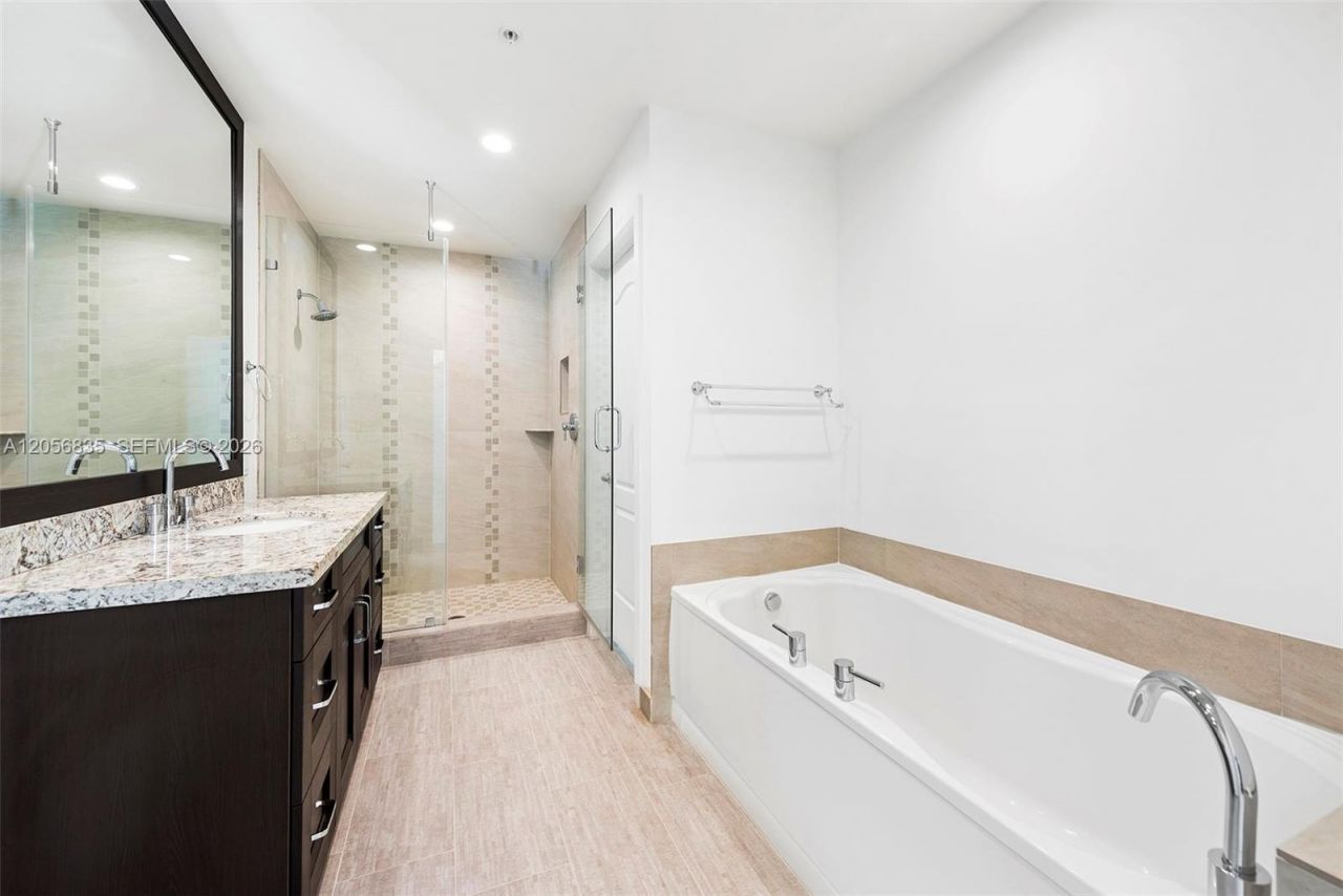 348 Elm St, Unit B-10, Hollywood, FL 33019 Photo