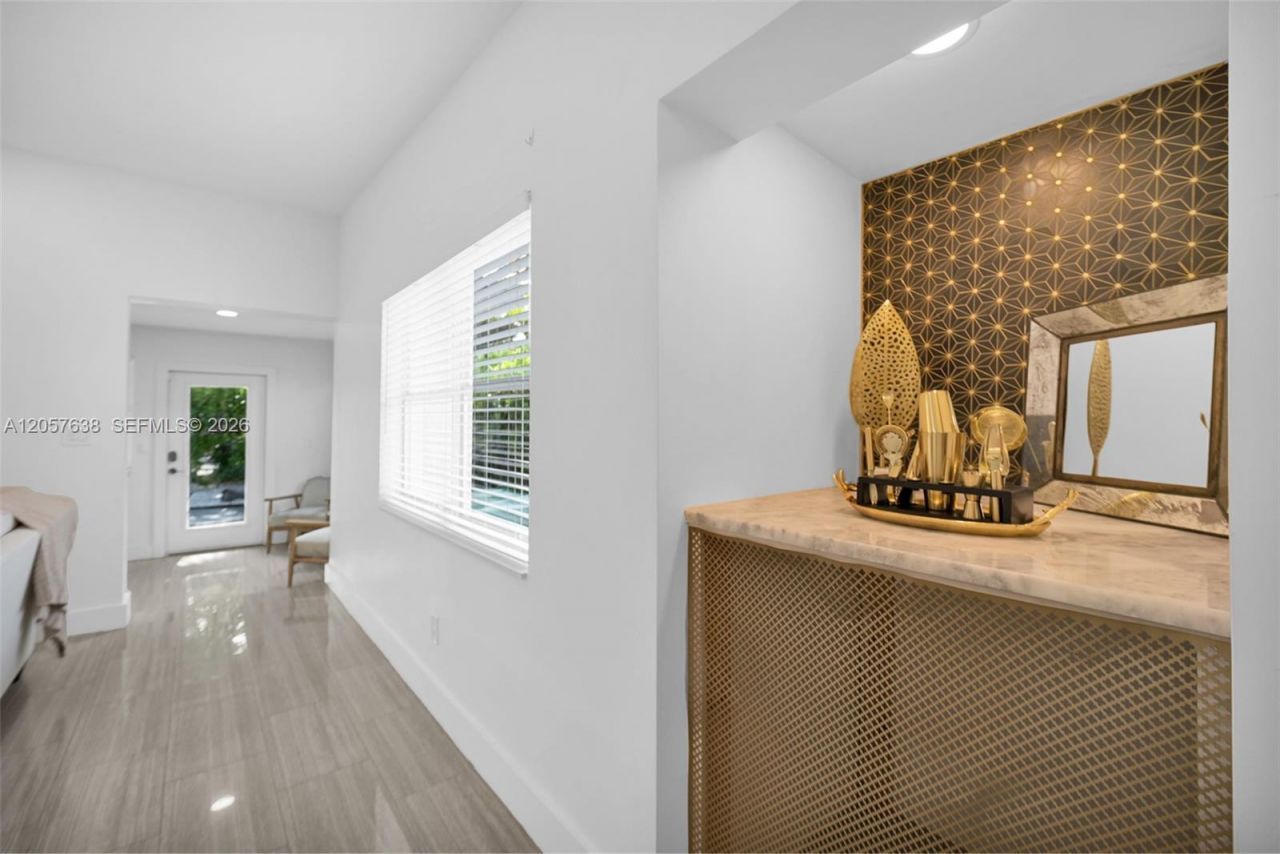 1800 SW 5th Ave , Unit n/a, Miami, FL 33129 Photo