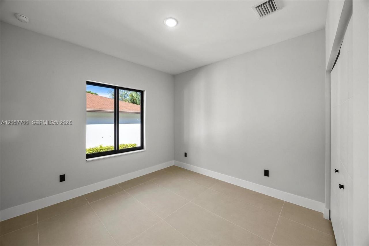 601 NW 3rd Ave, Unit A, Hallandale Beach, FL 33009 Photo
