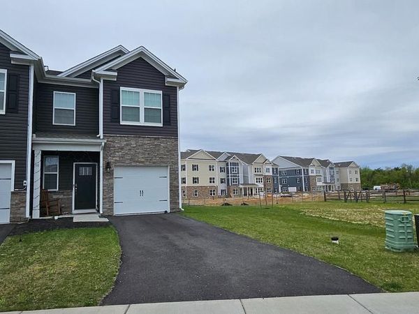 50 PEREGRINE WAY, BURLINGTON, NJ 08016