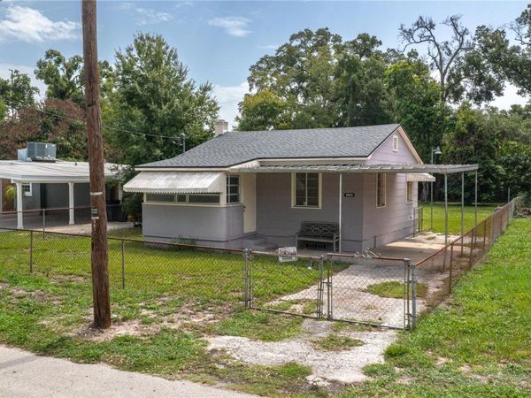3905 N CLEARFIELD AVE, TAMPA, FL 33603