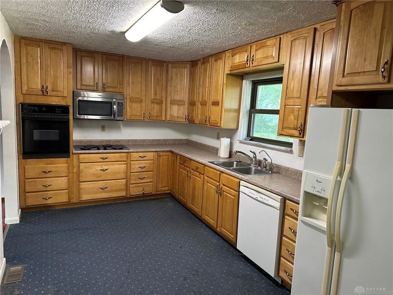 2147 Oxmoor Drive, Beavercreek, OH 45431 Photo 4