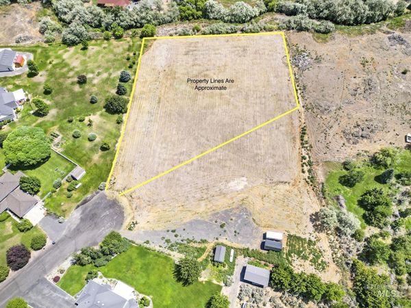 002 Fernandes Acres, Hagerman, ID 83332