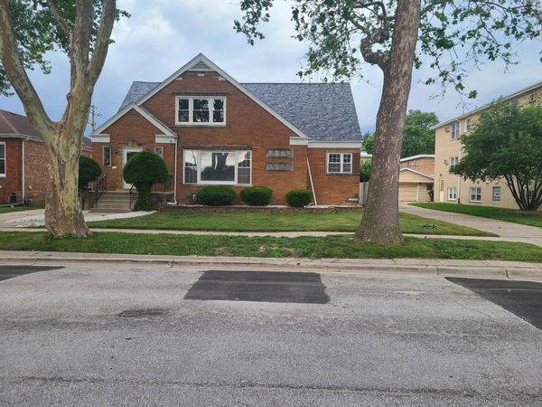 9316 S Harding Avenue, Evergreen Park, IL 60805