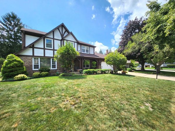 709 Garfield Avenue, Libertyville, IL 60048