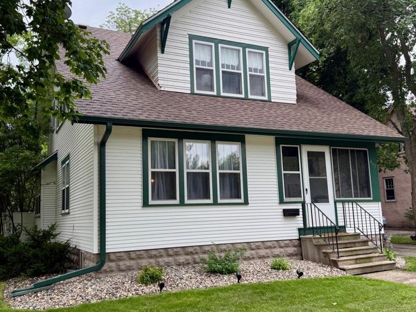 447 E School Street , Owatonna, MN 55060