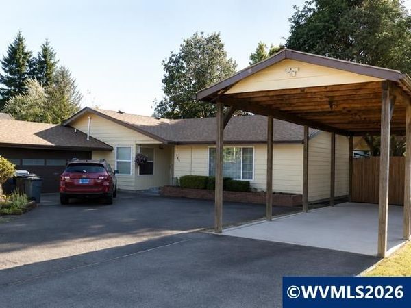 1091 SE 3rd Av, Mill City, OR 97360