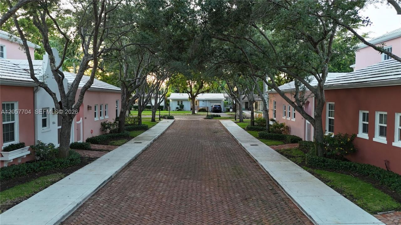 540 Loretto Ave , Unit 19, Coral Gables, FL 33146 Photo