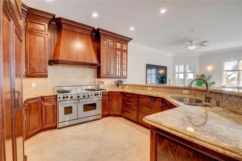 1320 S Lakeside Drive, Lake Worth Beach, FL 33460 Photo