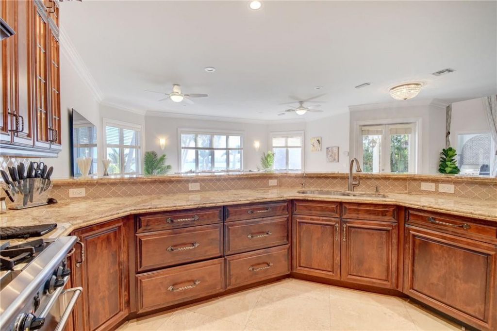 1320 S Lakeside Drive, Lake Worth Beach, FL 33460 Photo