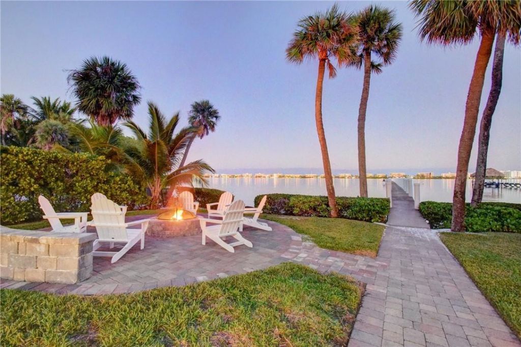 1320 S Lakeside Drive, Lake Worth Beach, FL 33460 Photo