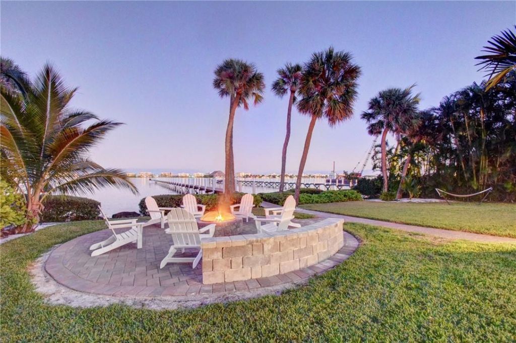 1320 S Lakeside Drive, Lake Worth Beach, FL 33460 Photo
