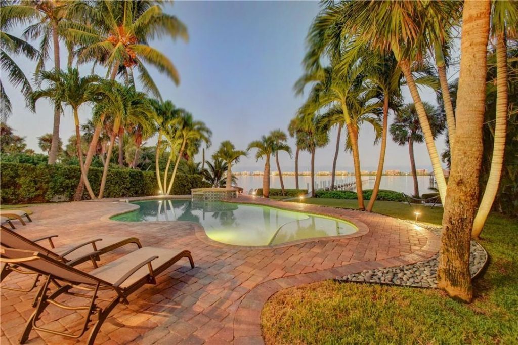 1320 S Lakeside Drive, Lake Worth Beach, FL 33460 Photo
