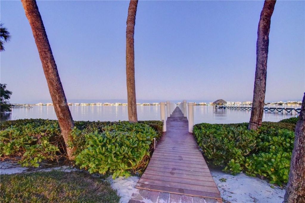 1320 S Lakeside Drive, Lake Worth Beach, FL 33460 Photo