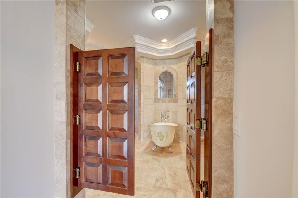 1320 S Lakeside Drive, Lake Worth Beach, FL 33460 Photo