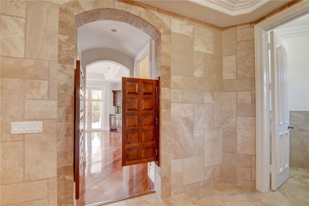 1320 S Lakeside Drive, Lake Worth Beach, FL 33460 Photo