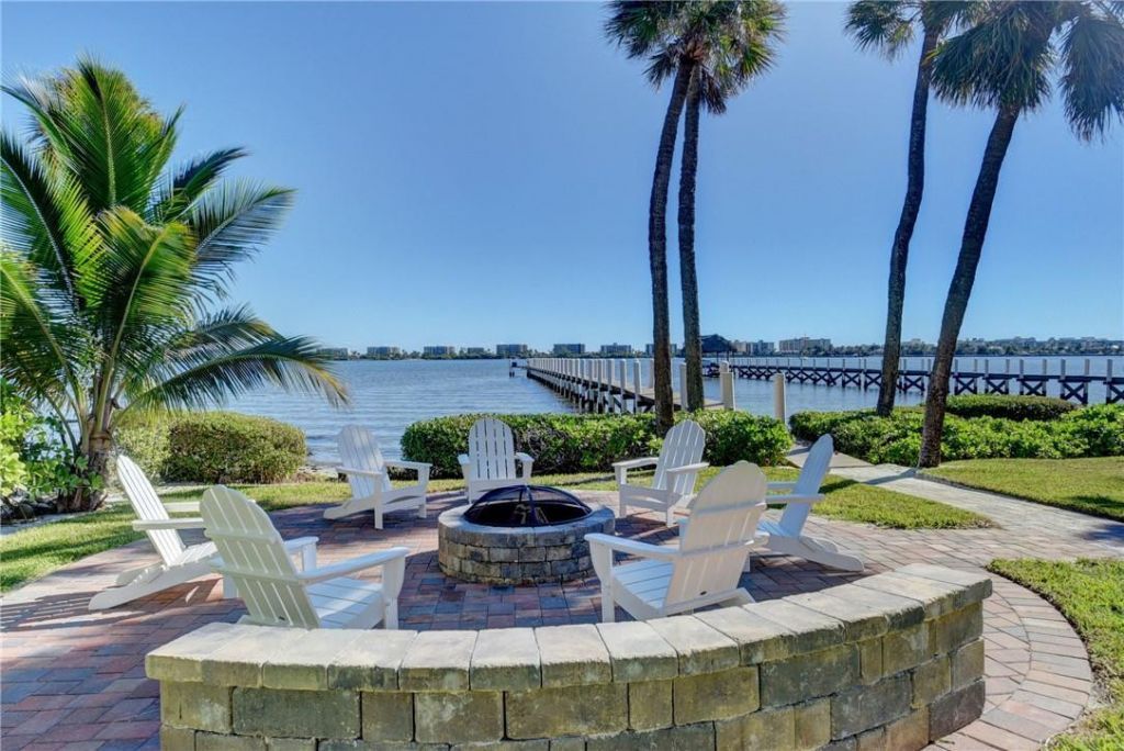 1320 S Lakeside Drive, Lake Worth Beach, FL 33460 Photo