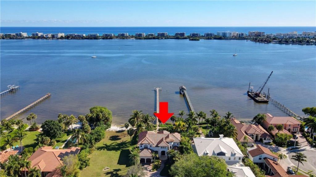 1320 S Lakeside Drive, Lake Worth Beach, FL 33460 Photo