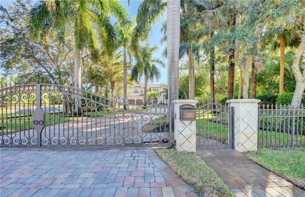 1320 S Lakeside Drive, Lake Worth Beach, FL 33460 Photo