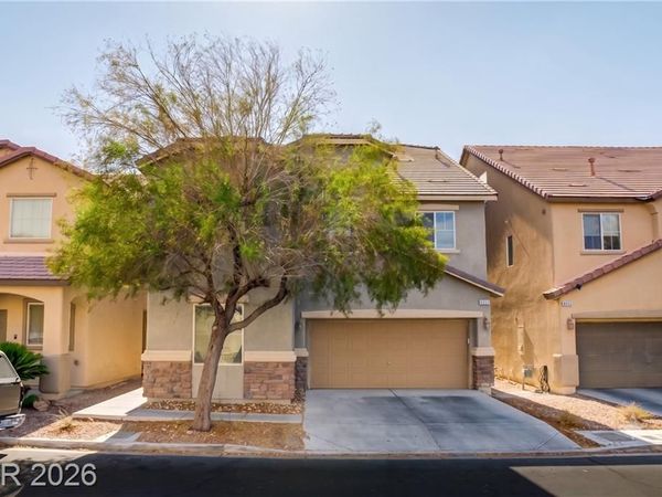 8051 Maple Park Street, Las Vegas, NV 89131