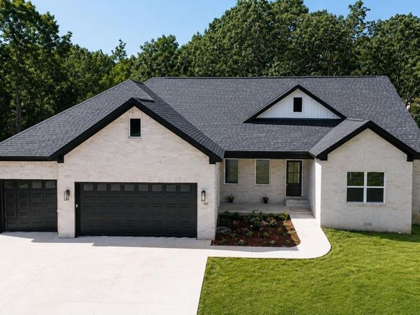 1042 Skyline Dr, Alexander, AR 72103
