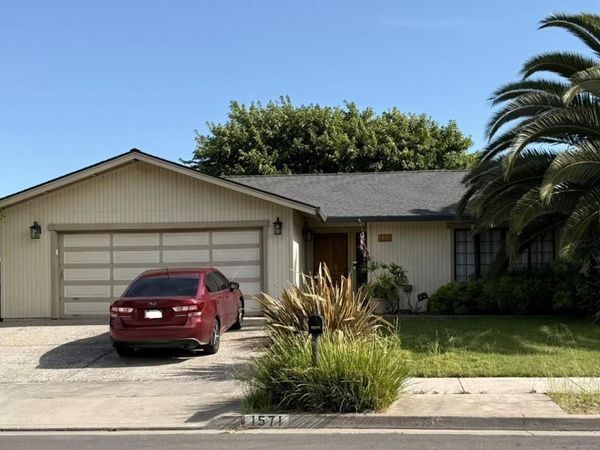 1571 Vallejo Drive , Hollister, CA 95023