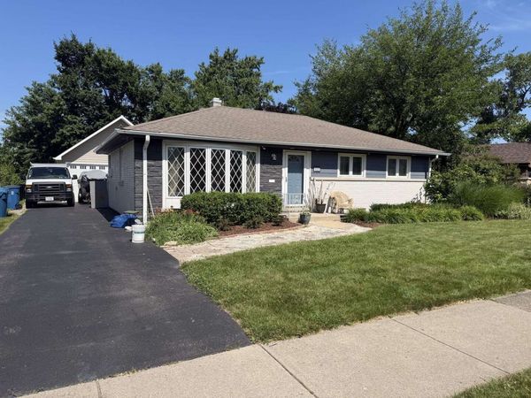466 N Ridgeland Avenue , Elmhurst, IL 60126