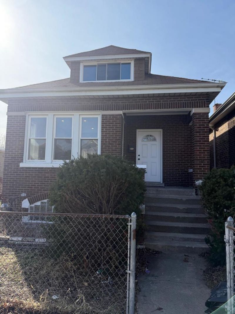 10426 S Calhoun Avenue , Chicago, IL 60617