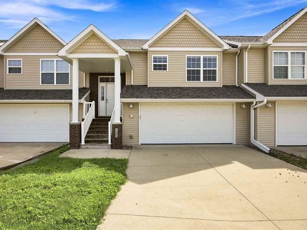 105 Pedersen, West Branch, IA 52358