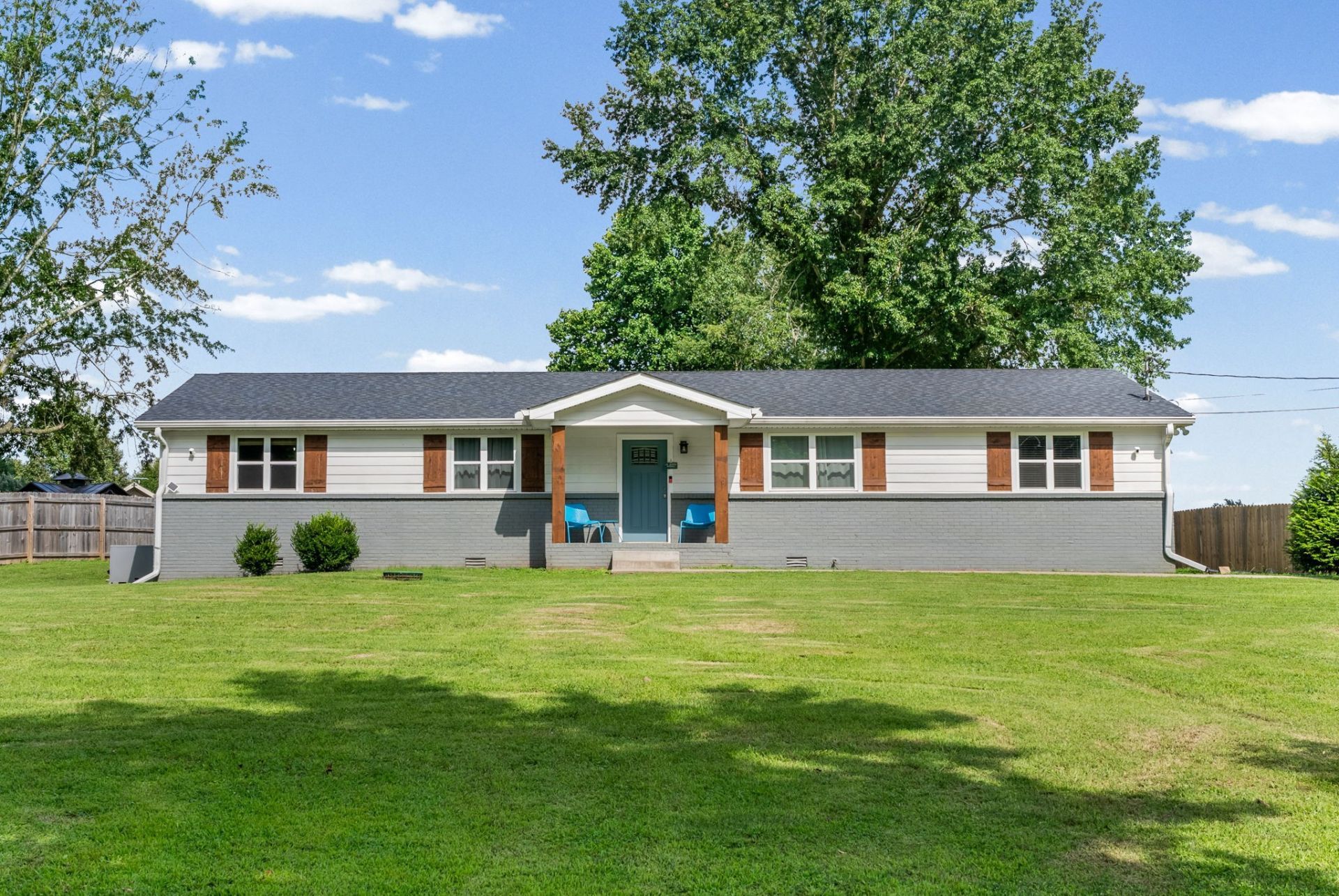 1931 Blue Bird Dr, Pleasant View, TN 37146 Main Photo